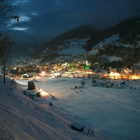 アパートホテル Diana